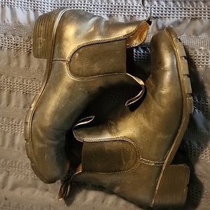 Black Blundstone Chelsea boots with small heel